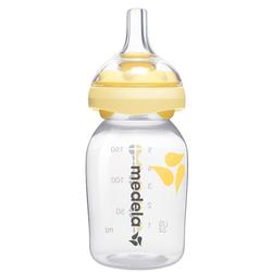 Durchsichtige Babyflasche mit gelbem Deckel und Skala an der Seite.